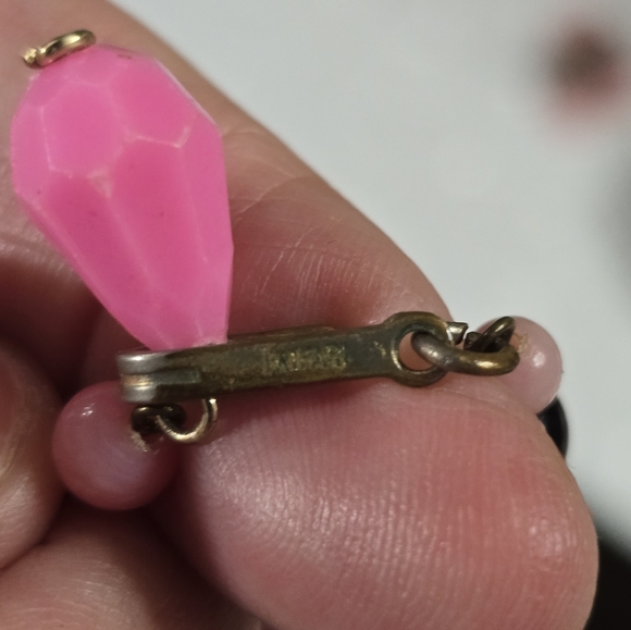 Trifari Triangle Pink and Black Beaded Vintage Necklace - Picture 6 of 7